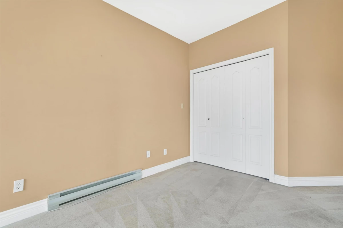 Basement Recreation Room Photo of 304 4753 W River Road, Ladner, BC