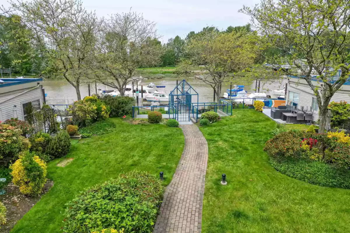 Breakfast Nook Photo of 304 4753 W River Road, Ladner, BC