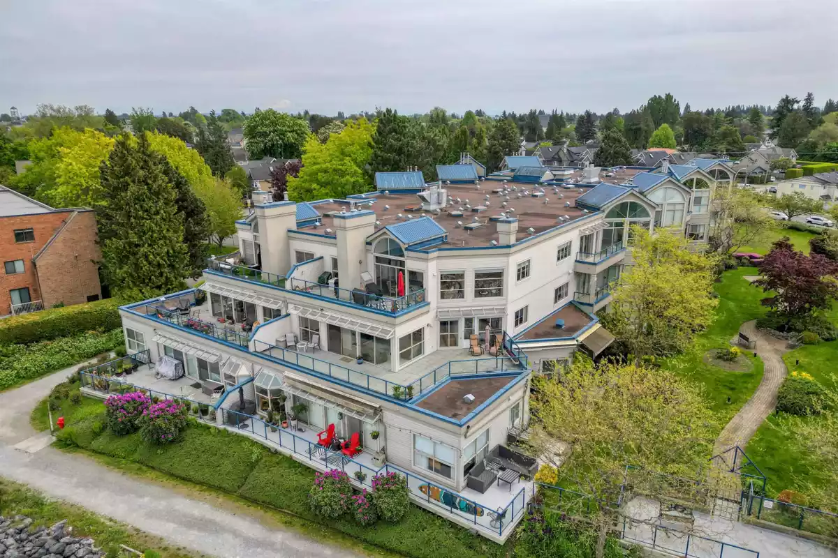 Exterior Front Photo of 304 4753 W River Road, Ladner, BC