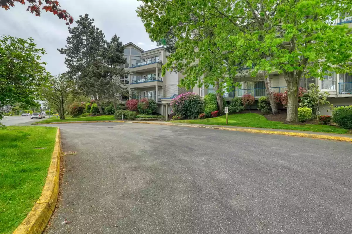 Front Yard Photo of 304 4753 W River Road, Ladner, BC