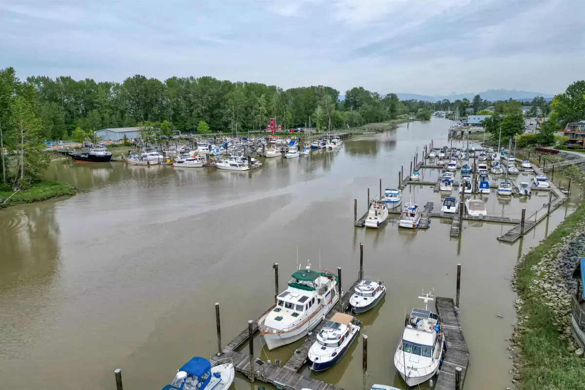 Living Room Photo of 304 4753 W River Road, Ladner, BC