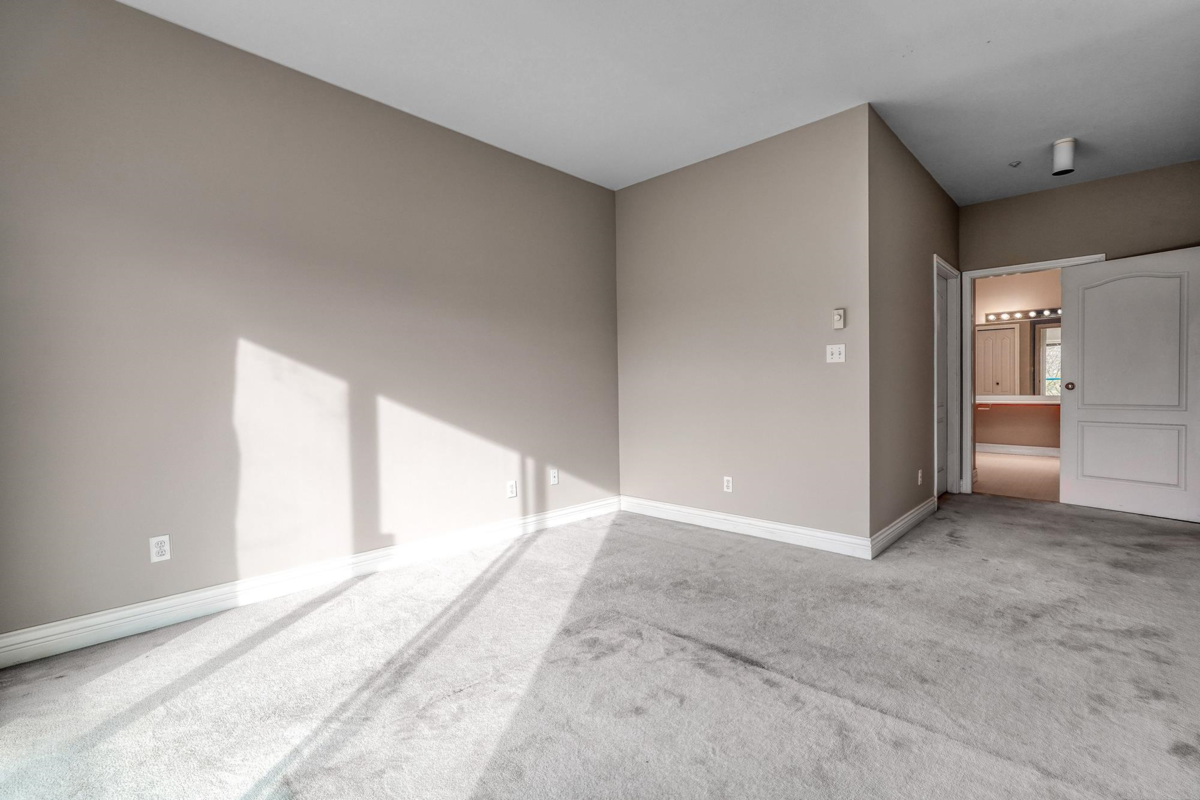 Staircase Photo of 304 4753 W River Road, Ladner, BC