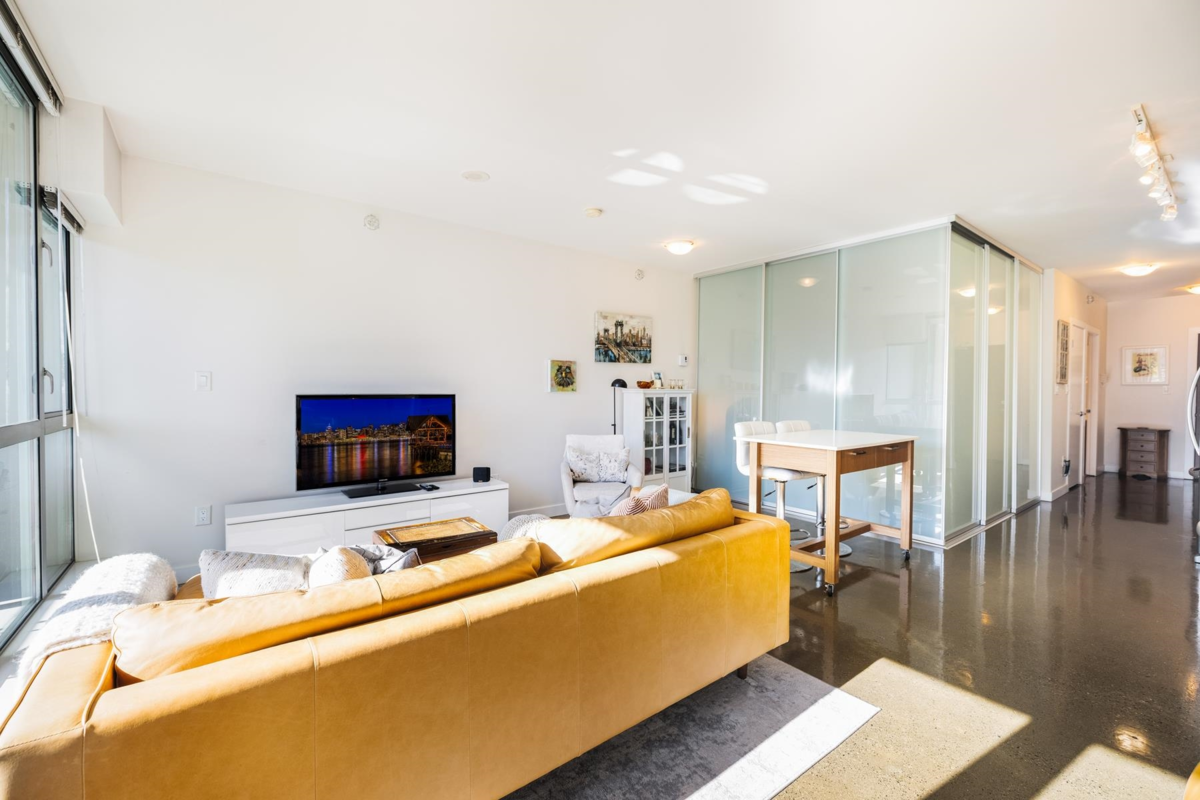 Breakfast Nook Photo of 318 221 Union Street, Vancouver, BC