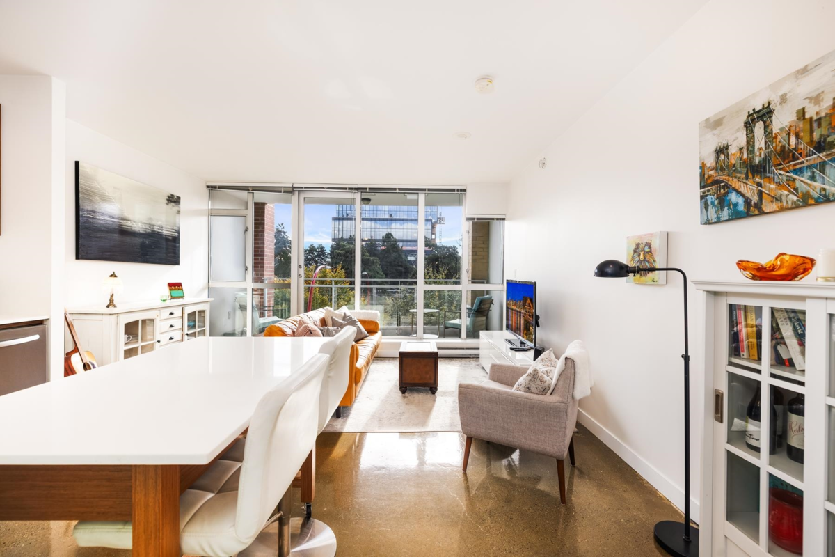 Dining Area Photo of 318 221 Union Street, Vancouver, BC