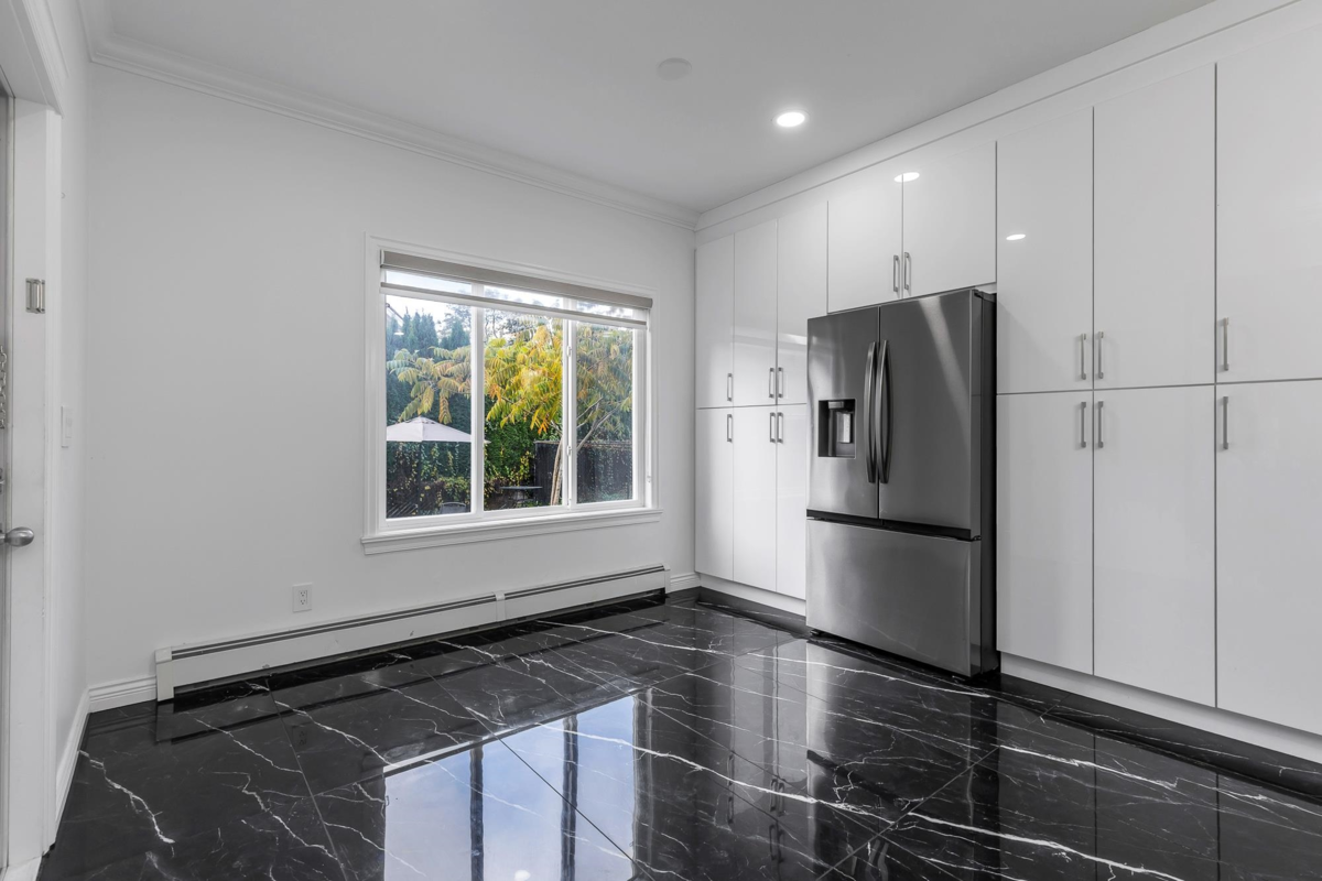 Breakfast Nook Photo of 8463 Bailey Place, Mission, BC