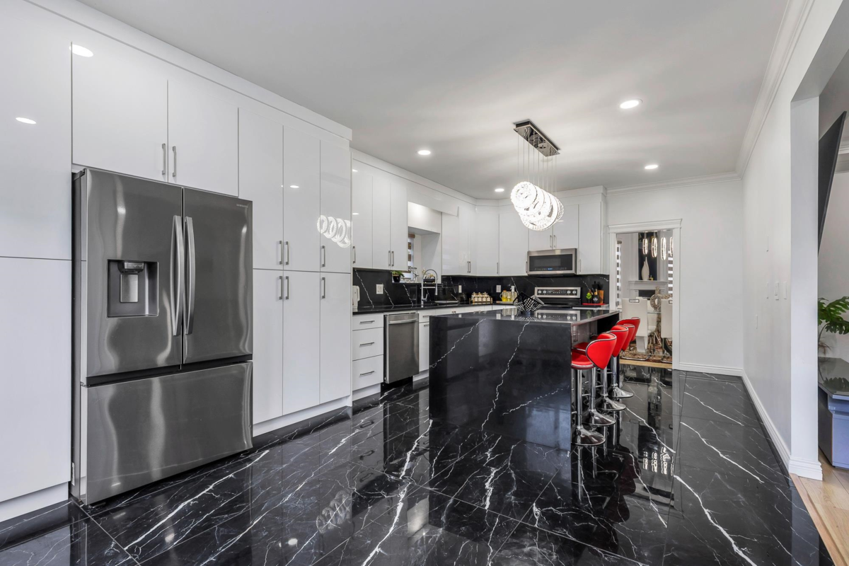 Primary Bathroom Photo of 8463 Bailey Place, Mission, BC