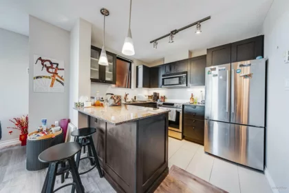 301 7225 Acorn Avenue, Burnaby, BC, Burnaby — Apartment/Condo for sale
