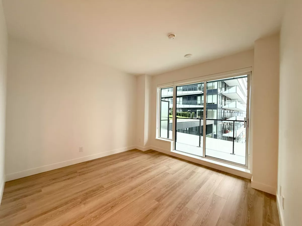 Walk-In Closet Photo of 702 7977 Lansdowne Road, Richmond, BC