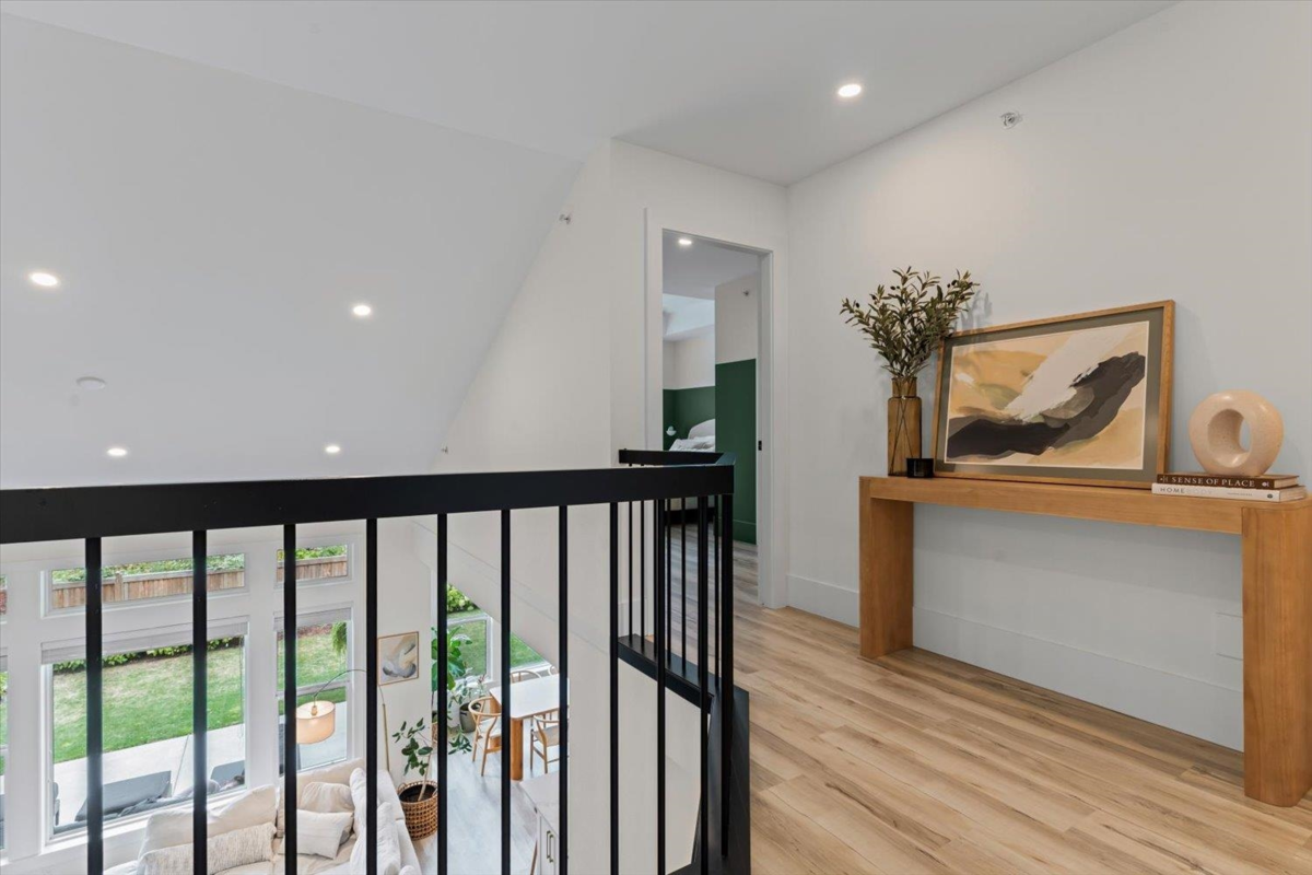 Entry Foyer Photo of 59 46211 Promontory Road, Chilliwack, BC