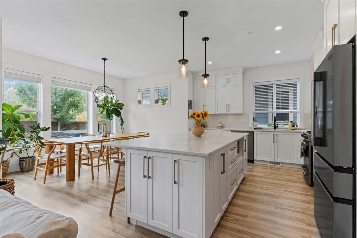 Guest Bathroom Photo of 59 46211 Promontory Road, Chilliwack, BC