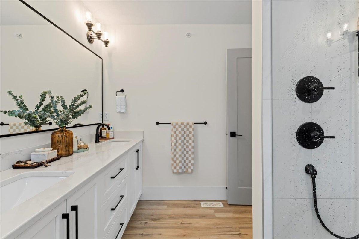 Hallway Photo of 59 46211 Promontory Road, Chilliwack, BC