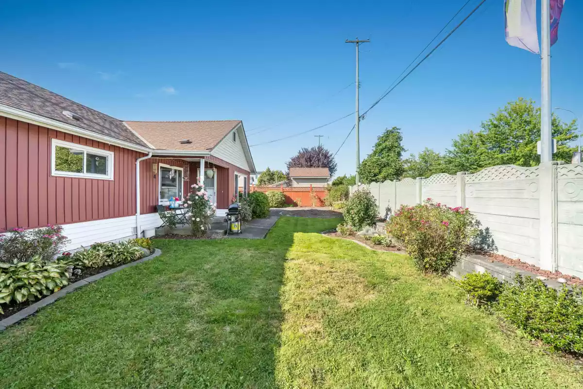 Backyard Photo of 6282 175b Street, Surrey, BC