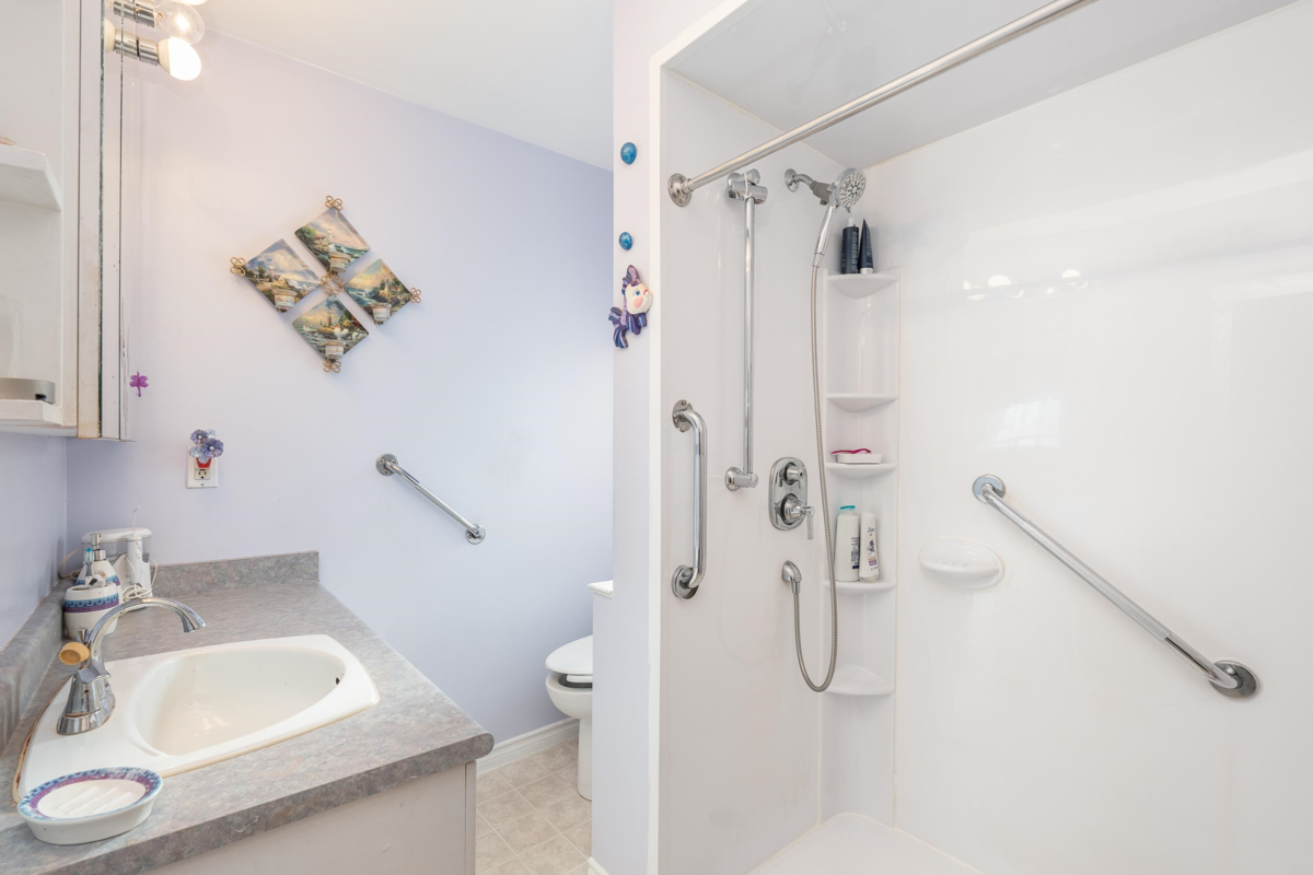 Entry Foyer Photo of 6282 175b Street, Surrey, BC