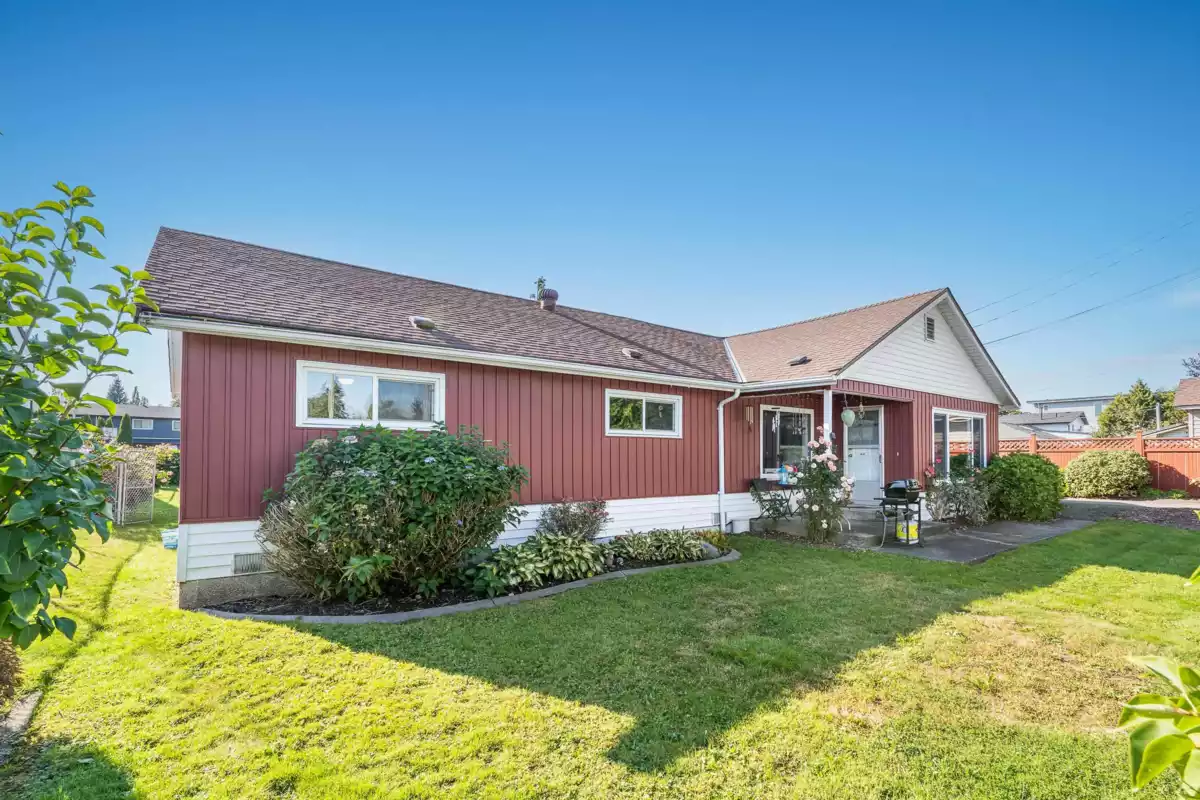 Front Yard Photo of 6282 175b Street, Surrey, BC