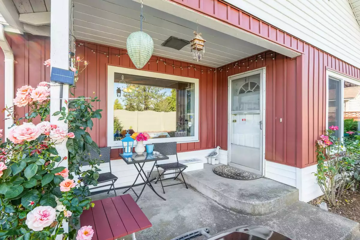 Garage Interior Photo of 6282 175b Street, Surrey, BC