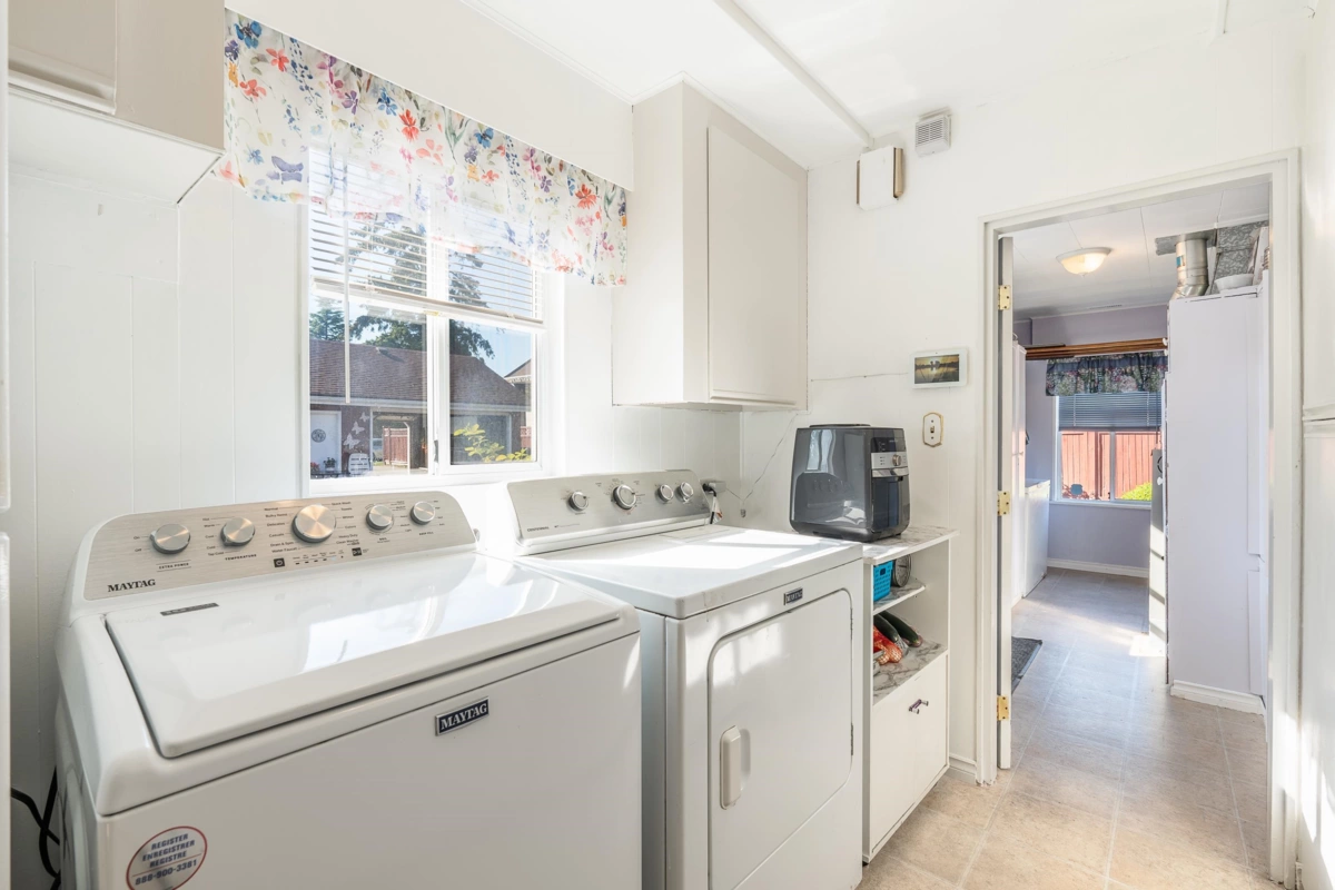 Hallway Photo of 6282 175b Street, Surrey, BC