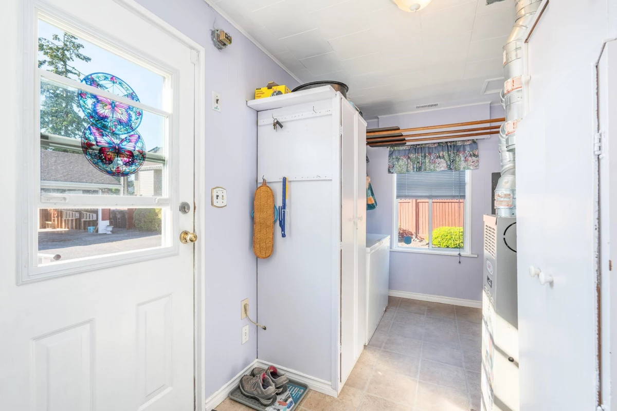 Staircase Photo of 6282 175b Street, Surrey, BC