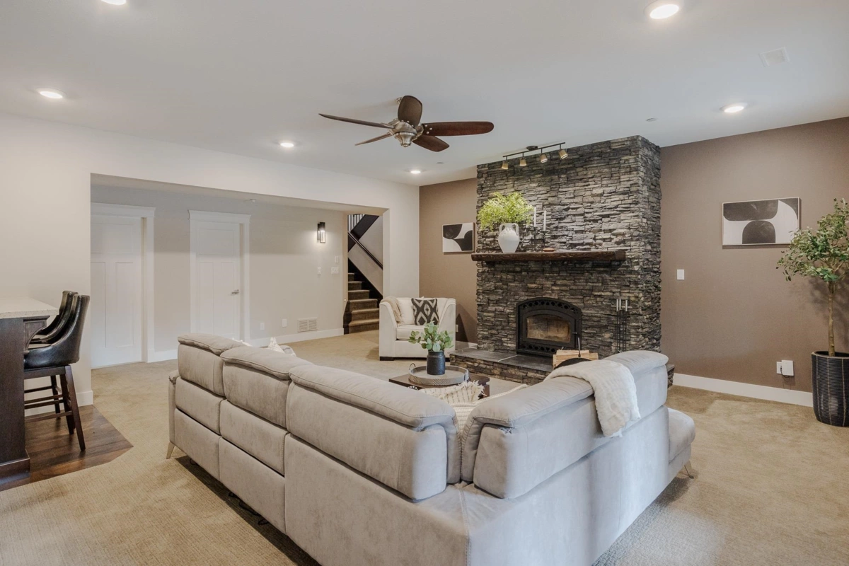 Hallway Photo of 27552 128 Avenue, Maple Ridge, BC