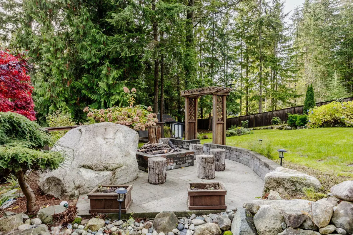 Outdoor Kitchen Photo of 27552 128 Avenue, Maple Ridge, BC