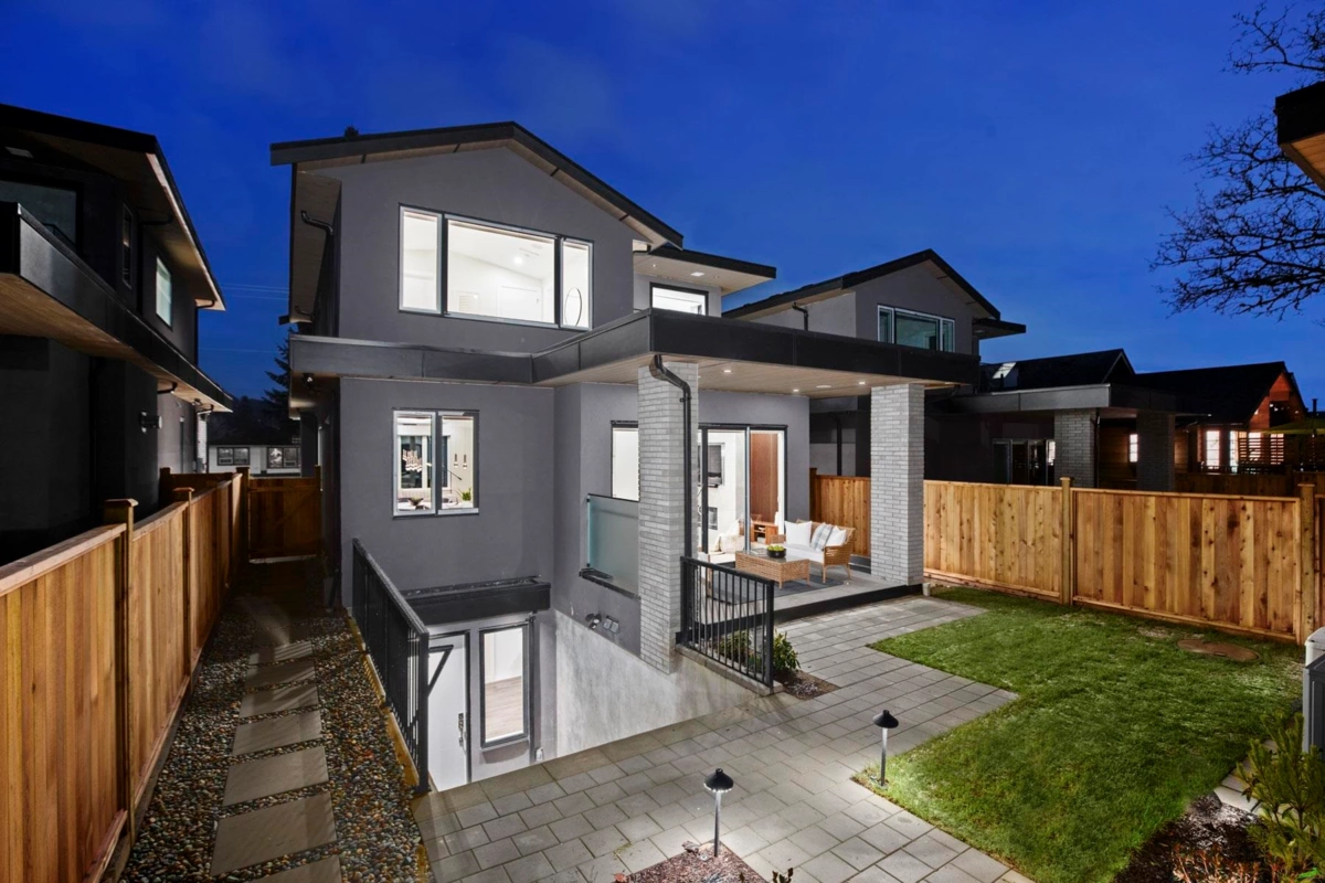 Dining Area Photo of 3073 Fromme Road, North Vancouver, BC