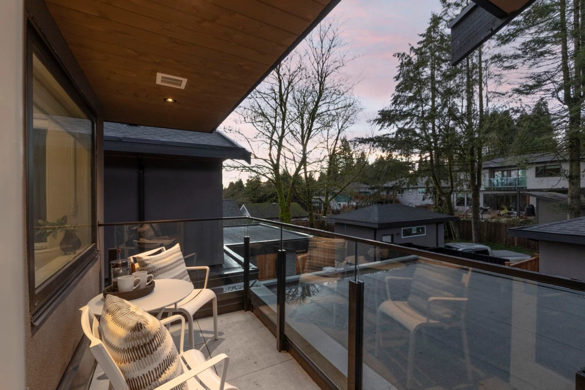 Hot Tub / Spa Photo of 3073 Fromme Road, North Vancouver, BC