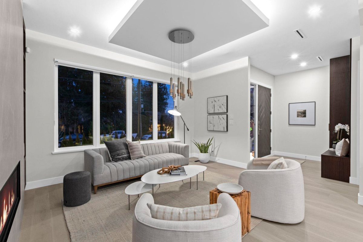 Kitchen Island Photo of 3073 Fromme Road, North Vancouver, BC