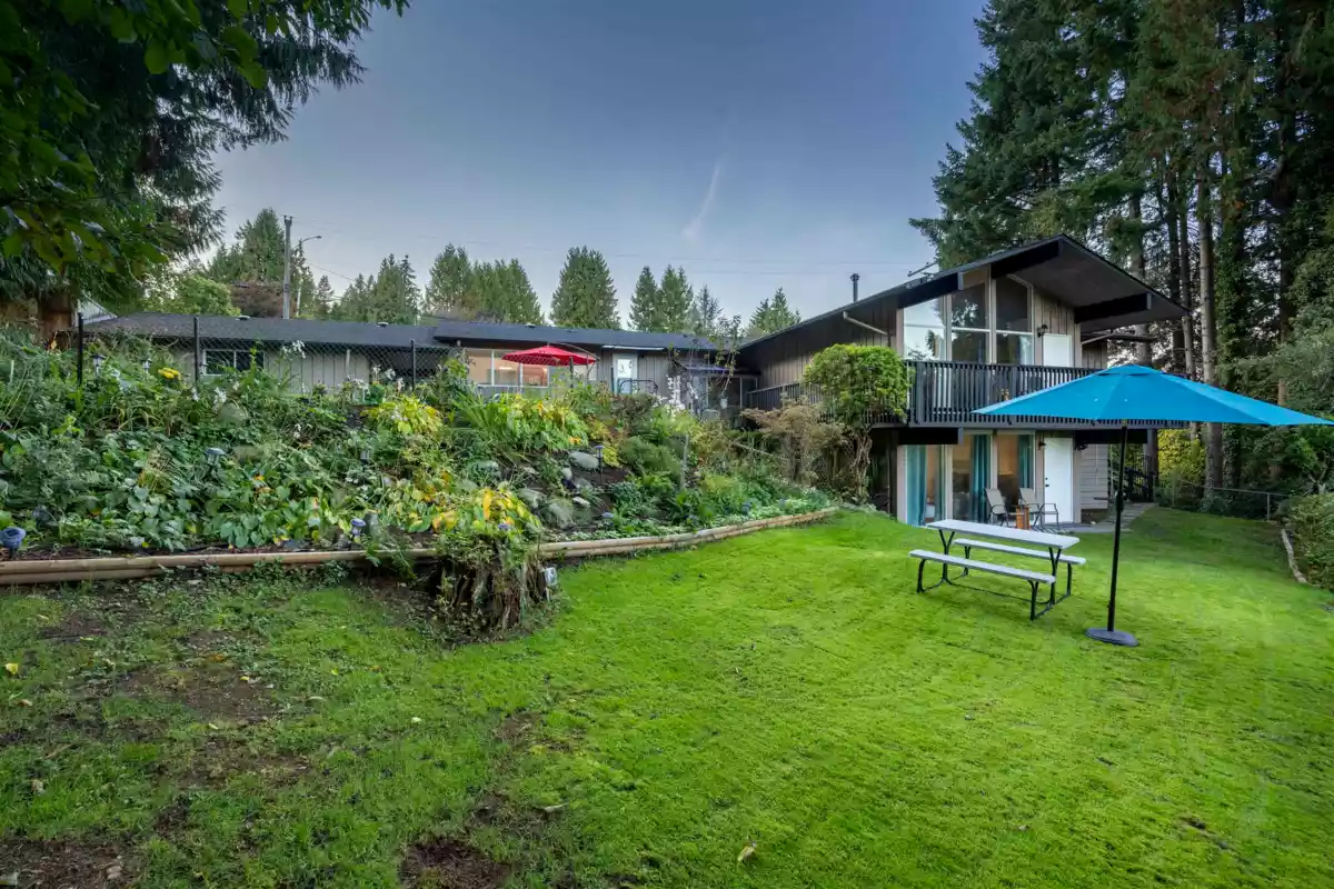 Front Yard Photo of 953 Ranch Park Way, Coquitlam, BC