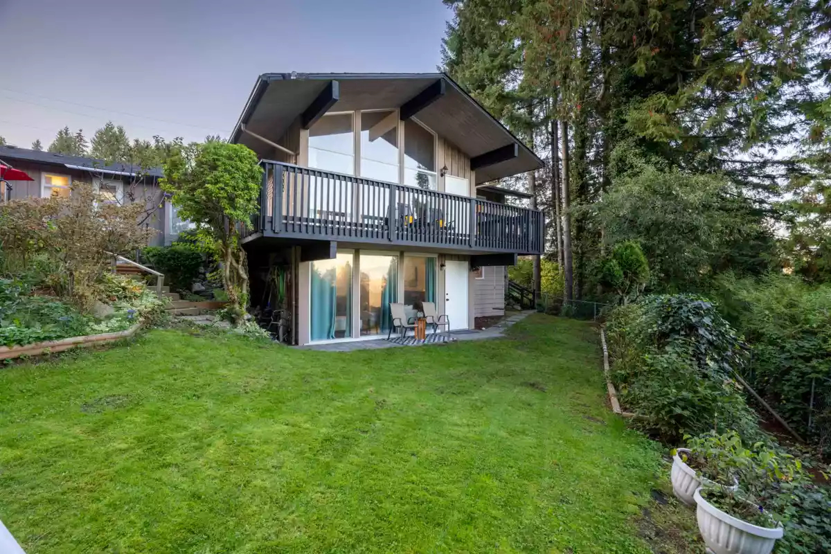 Garden / Landscaping Photo of 953 Ranch Park Way, Coquitlam, BC