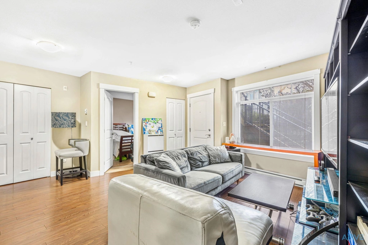 Dining Area Photo of 11 7428 14th Avenue, Burnaby, BC