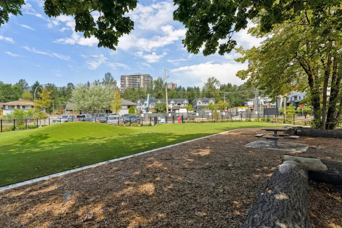 Front Yard Photo of 111 2060 Curling Road, North Vancouver, BC