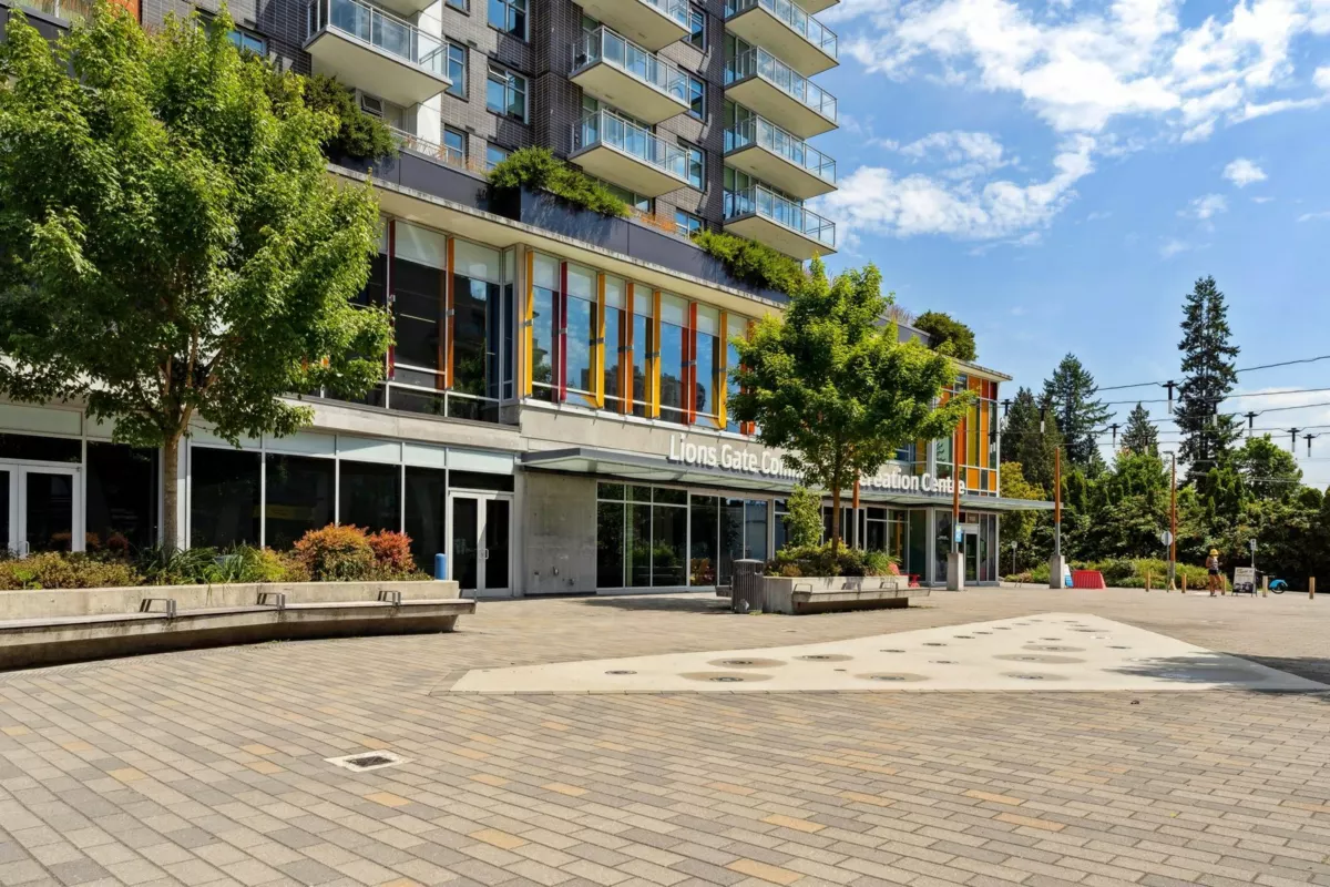 Garden / Landscaping Photo of 111 2060 Curling Road, North Vancouver, BC