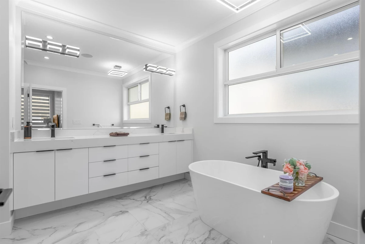 Basement Recreation Room Photo of 7750 154a Street, Surrey, BC