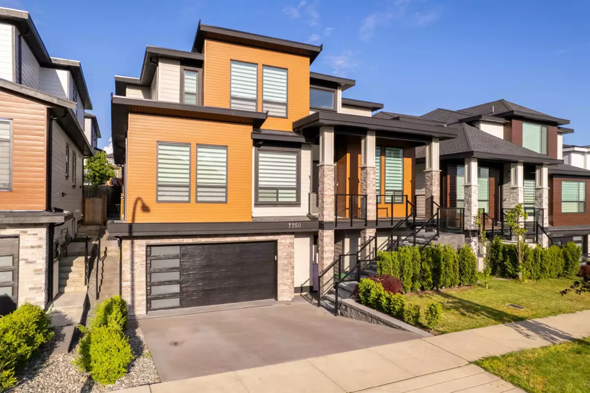 Front Yard Photo of 7750 154a Street, Surrey, BC