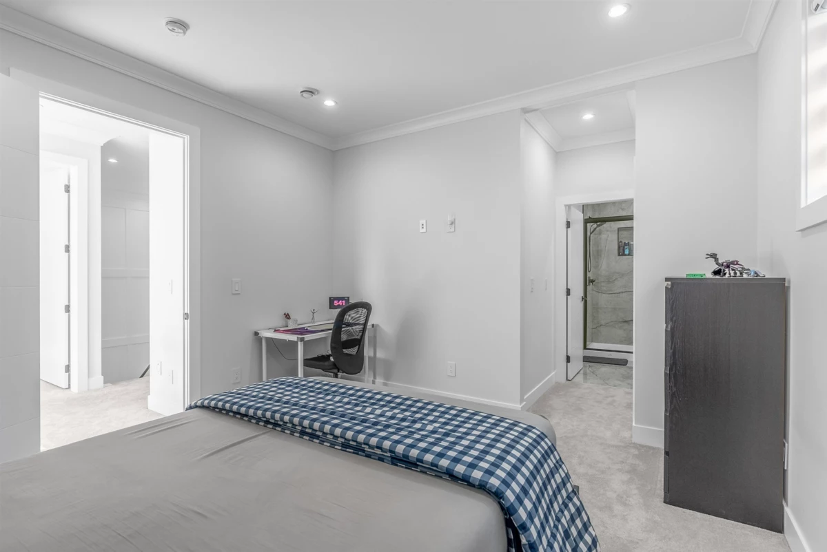 Hallway Photo of 7750 154a Street, Surrey, BC