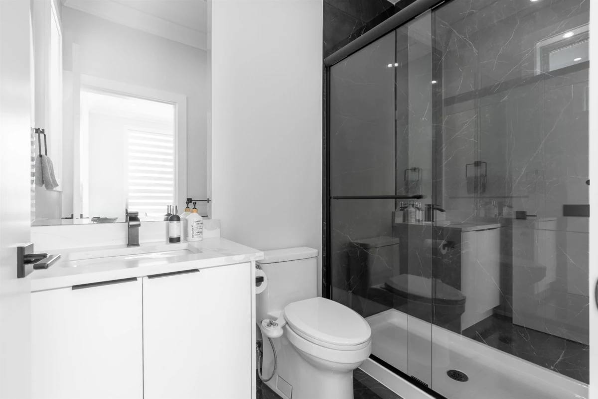 Powder Room Photo of 7750 154a Street, Surrey, BC