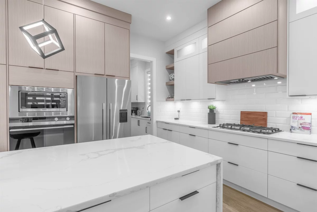 Walk-In Closet Photo of 7750 154a Street, Surrey, BC