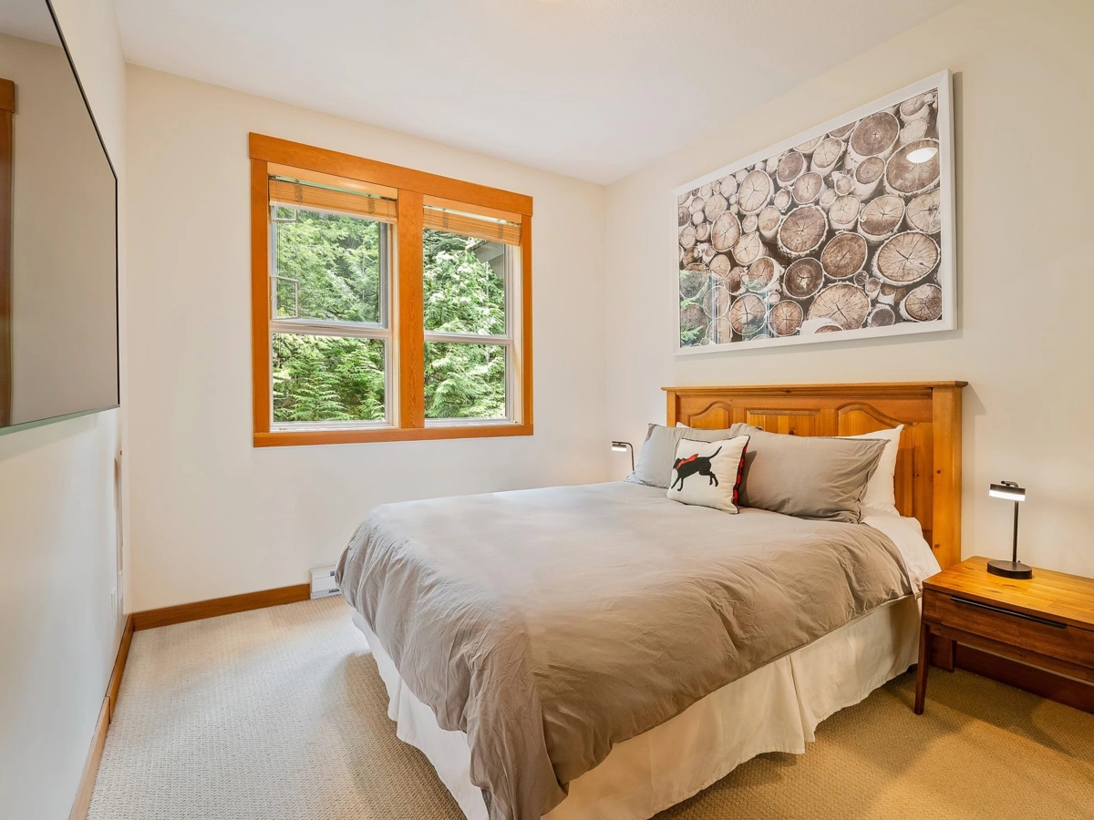 Basement Recreation Room Photo of 6 4668 Blackcomb Way, Whistler, BC