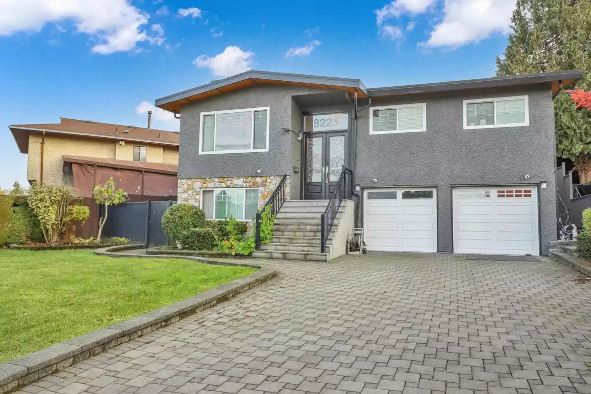 Family Room Photo of 8225 NW Burnfield Crescent, Burnaby, BC