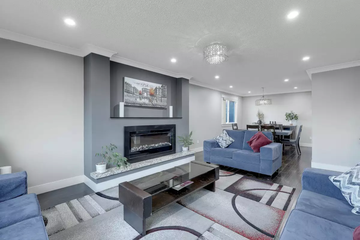 Primary Bathroom Photo of 8225 NW Burnfield Crescent, Burnaby, BC