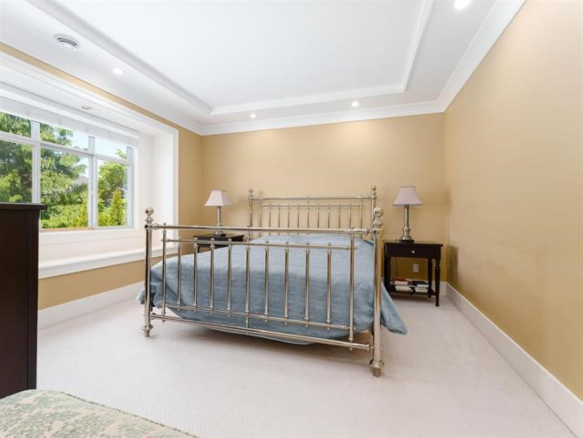 Entry Foyer Photo of 7591 Lombard Road, Richmond, BC