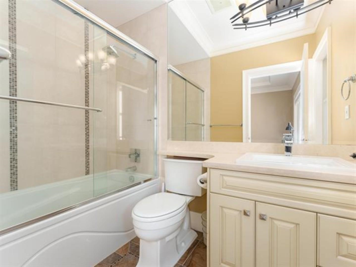 Hallway Photo of 7591 Lombard Road, Richmond, BC