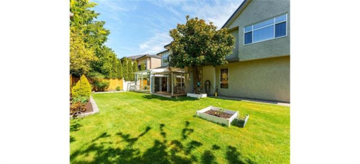 Hot Tub / Spa Photo of 7591 Lombard Road, Richmond, BC