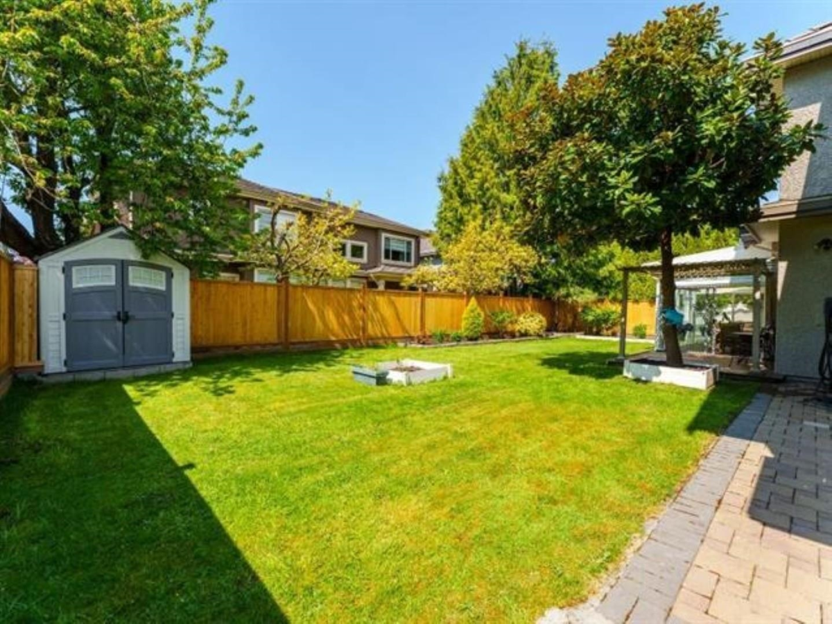 Swimming Pool Photo of 7591 Lombard Road, Richmond, BC