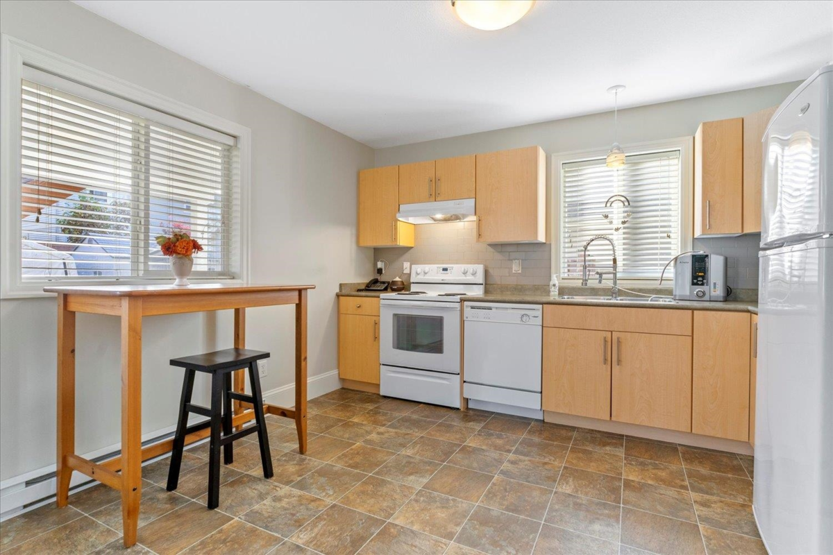 Hallway Photo of 35522 Angus Crescent, Abbotsford, BC