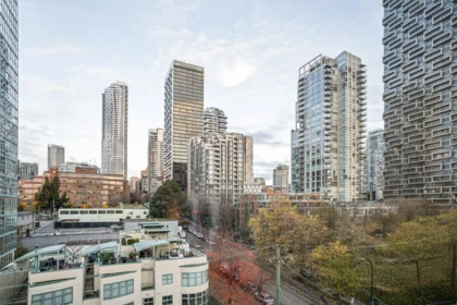 703 910 Beach Avenue, Vancouver, BC, Vancouver — Apartment/Condo for sale