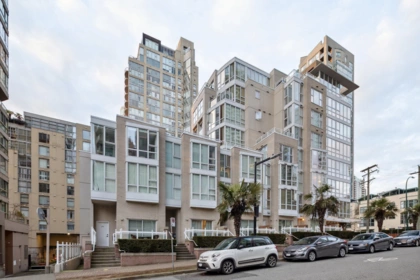703 910 Beach Avenue, Vancouver, BC, Vancouver — Apartment/Condo for sale