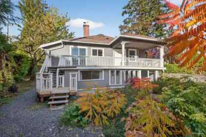 Front Yard Photo of 7561 Angus Drive, Vancouver, BC