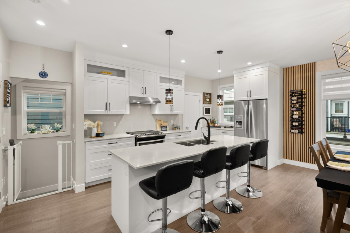 Breakfast Nook Photo of 11 19501 74 Avenue, Surrey, BC