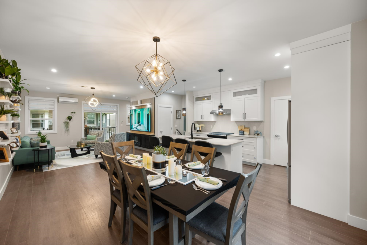 Primary Bathroom Photo of 11 19501 74 Avenue, Surrey, BC