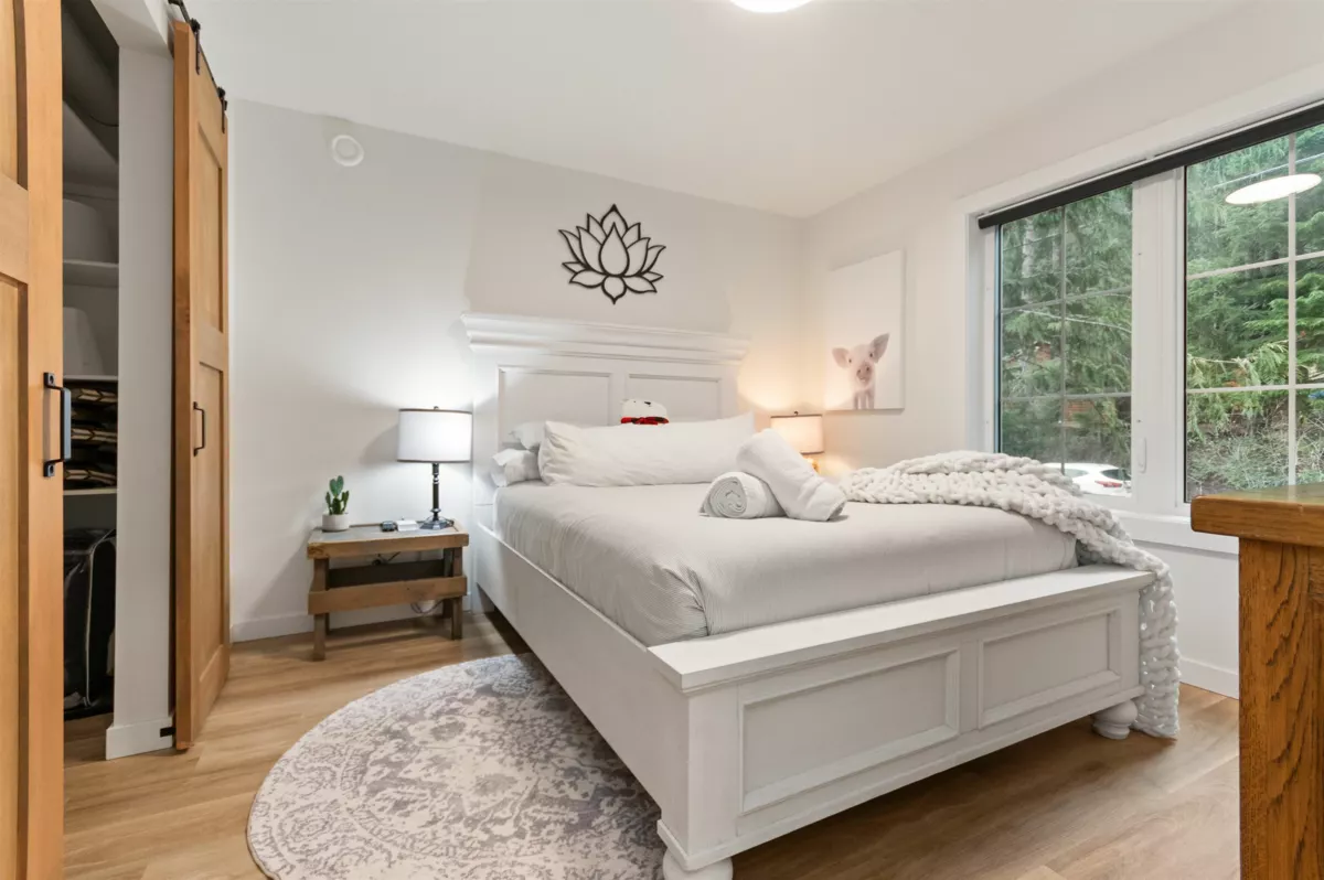 Breakfast Nook Photo of 71365 Old Hope Princeton Highway, Sunshine Valley, BC